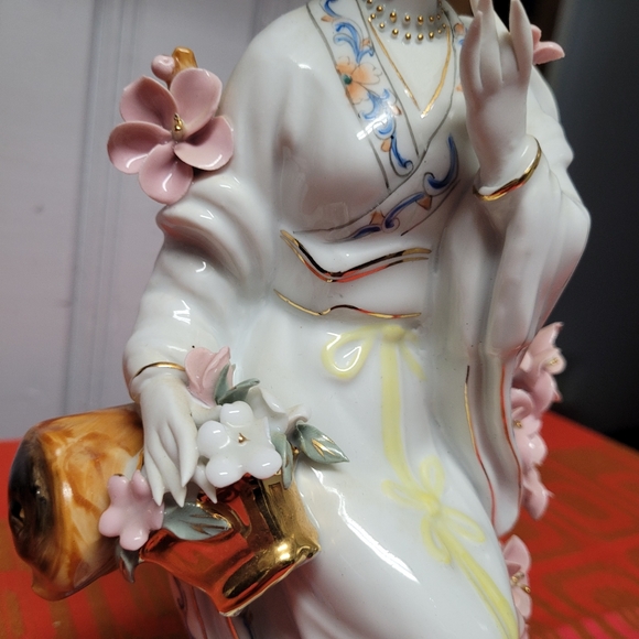 Japanese Porcelain statue - Picture 11 of 13